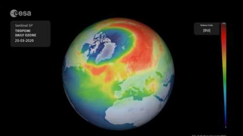 Copernicus: Μια ασυνήθιστη μίνι-τρύπα του όζοντος έχει ανοίξει πάνω από την Αρκτική [Βίντεο]