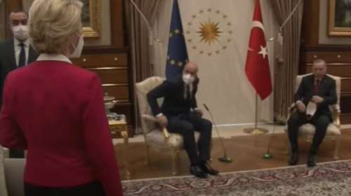 Απίθανος Τσαβούσογλου για το &quot;Sofagate&quot; - Δεν φταίμε εμείς, φταίει η &quot;κόντρα&quot; Φον Ντερ Λάιεν με Μισέλ