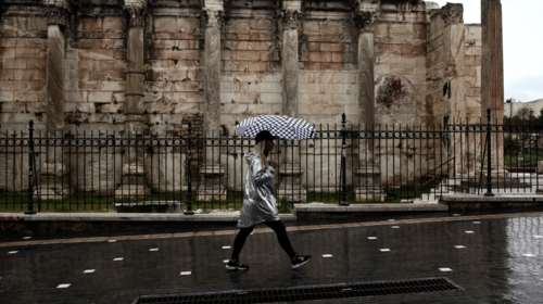 Με συννεφιά, βροχές και τοπικές καταιγίδες η Δευτέρα του Πάσχα