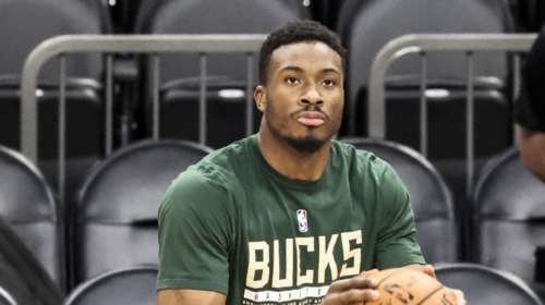 NBA: Συνεχίζει για δύο ακόμα χρόνια στους Μπακς ο Θανάσης Αντετοκούνμπο