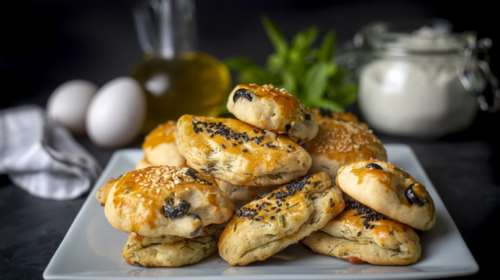 Εύκολα ελιοτυροπιτάκια κατάψυξης- Έτοιμα σε λίγα λεπτά