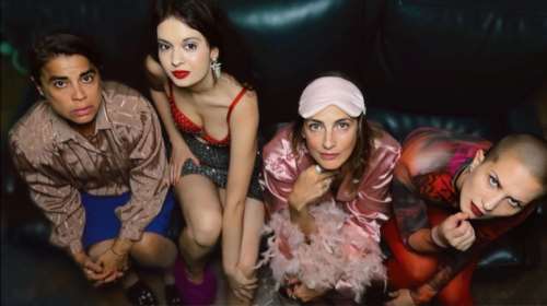 &quot;Αίθουσα Αναμονής&quot;: Τρίτη χρονιά παραστάσεων μετά τα συνεχόμενα sold out