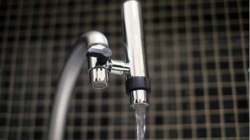 Ζάκυνθος: Καθαρό και χωρίς πετρέλαιο πλέον το νερό - Επανέρχεται μετά από 20 ημέρες στα σπίτια της πόλης