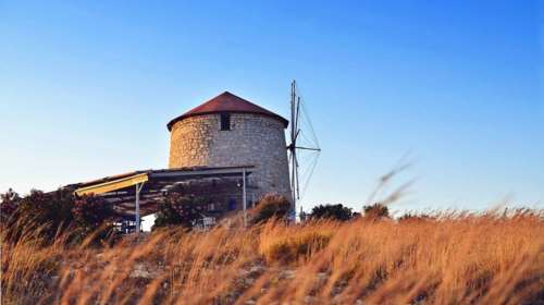 Το μπαρ-έκπληξη σε ένα από τα μικρότερα κατοικημένα νησιά της Ελλάδας