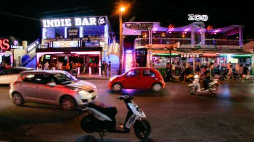 Λαγανάς: Άγριος ξυλοδαρμός 41χρονου από νεαρούς Βρετανούς - Ομολόγησε ο ένας δράστης