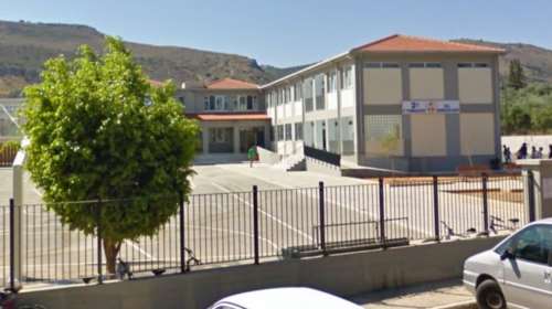 Μήνυση κατέθεσε ο καθηγητής- θύμα ξυλοδαρμού από γονέα &quot;αρνητή μάσκας&quot;