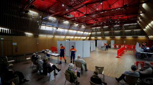 Κορονοϊός- Γαλλία: Φτάνουν οι δόσεις του εμβολίου της AstraZeneca αλλά δεν γλιτώνει το 3ο lockdown