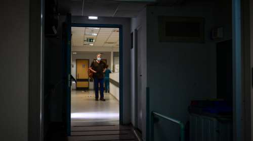 Λάθος μετάγγιση αίματος στην Ευρωκλινική: Στη ΜΑΦ νοσηλεύεται ο 67χρονος - &quot;Εγινε χωρίς λόγο&quot;, λέει ο γιος του