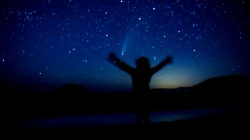 Παραμυθένιο σκηνικό στον κυκλαδίτικο ουρανό: Το πέρασμα του κομήτη Neowise[Εικόνες]