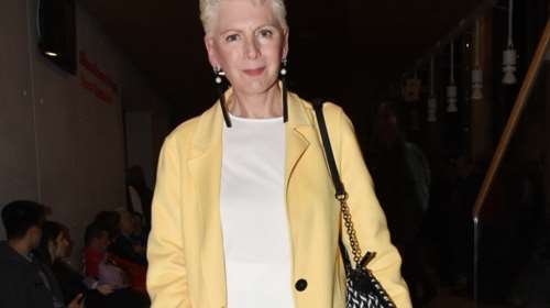 Η Έλενα Ακρίτα νύφη στον πρώτο της γάμο: To κομψό one-shoulder ριχτό νυφικό