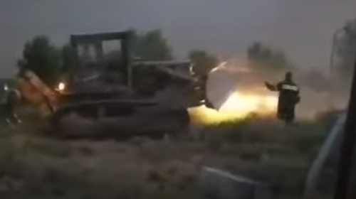 Συγκλονιστικό βίντεο: Ο στρατός απεγκλωβίζει 7μελή οικογένεια από σπίτι στον Άγιο Στέφανο