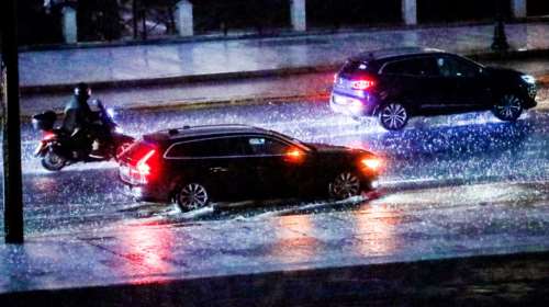 Κακοκαιρία Byron: Παύση εργασιών για διανομείς και εφαρμογή τηλεργασίας όπου είναι εφικτό