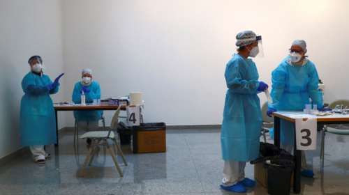 Και η Ισπανία πιέζει ΕΕ και ΟΟΣΑ για το πιστοποιητικό εμβολιασμού του Μητσοτάκη