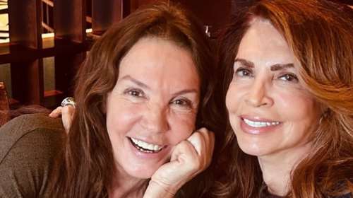 Μιμή Ντενίση και Βάνα Μπάρμπα: Οι καλύτερες φίλες και η selfie με απόλυτα φυσικό look