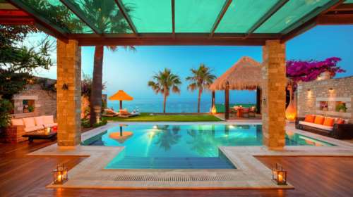 Τα πιο ακριβά Airbnb στην Ελλάδα: Χλιδάτες βίλες για λίγους με έως 19.000 ευρώ τη βραδιά