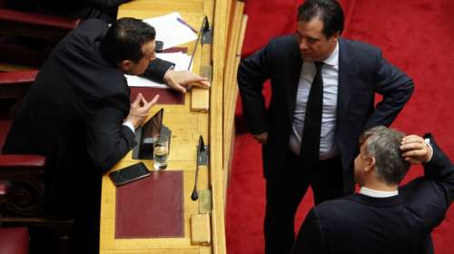 Καβγάς Γεωργιάδη-Παππά: &quot;Κλείνουν το ματάκι στους Κασιδιαραίους&quot; - &quot;Δώστε του μια εκπομπή ρε παιδιά&quot;