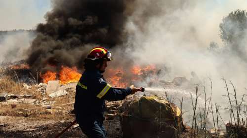 Ιδιοκτήτης ταβέρνας ο άντρας που συνελήφθη για την πυρκαγιά στη Βαρυμπόμπη- Η εικόνα στις φωτιές σε Ασπρόπυργο, Σχιστό και Μενίδι