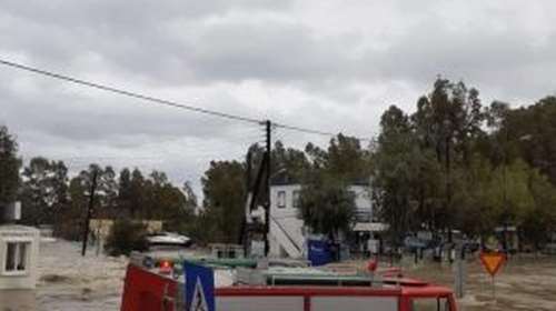 Κακοκαιρία Μπάλλος - Κέρκυρα: Super Puma στο νησί για τον απεγκλωβισμό κατοίκων