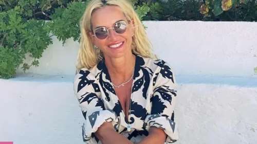 Η Μαρία Μπεκατώρου και το υπέροχο τιρκουάζ μπικίνι της είναι όλη η έμπνευση που θες για να συνεχίσεις διακοπές