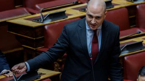 Μήνυση της &quot;Αυγής&quot; στον Κωνσταντίνο Μπογδάνο- Εκανε λογοπαίγνιο με τη Χρυσή Αυγή και την...Αυγή