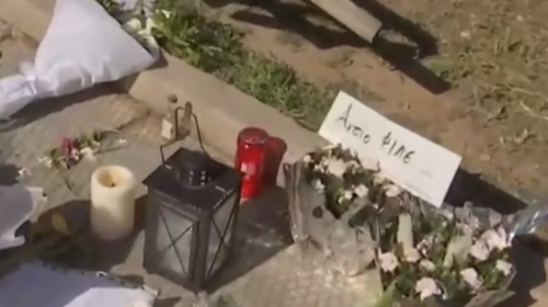 Γιώργος Καραϊβάζ: Λουλούδια στη μνήμη του δημοσιογράφου στο σημείο της δολοφονίας [Εικόνες - Βίντεο]