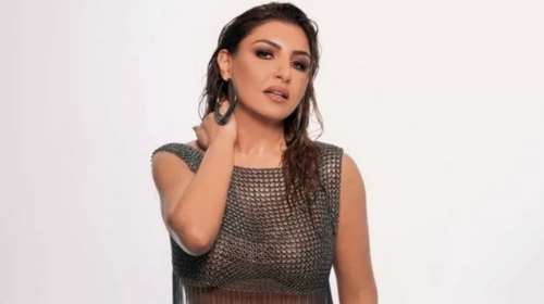 Έλενα Παπαρίζου: Με σέξι mini φόρεμα, αγκαλιά με τη Νατάσα Θεοδωρίδου πριν από 17 χρόνια