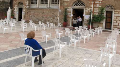 Εκπληκτικό: Την Τρίτη τα μεσάνυχτα θα γίνει  η Ανάσταση στις εκκλησίες