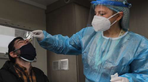 Κορονοϊός: &quot;Βράζει&quot; η Αττική με 4.170 νέα κρούσματα - Τουλάχιστον 25 περιοχές με τριψήφιο αριθμό μολύνσεων