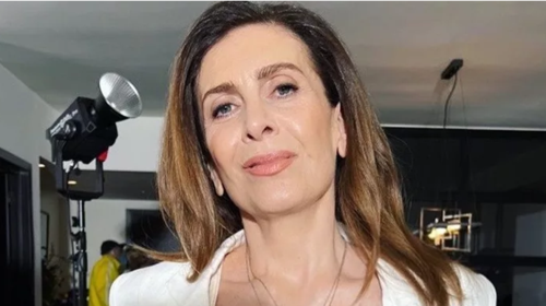 Το νεοκλασικό σπίτι της Κατερίνας Διδασκάλου κάτω από την Ακρόπολη θυμίζει κάτι από Άγριες Μέλισσες