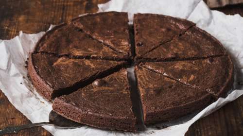 Η vegan συνταγή για σοκολατένιο κέικ με γάλα αμυγδάλου και… κουνουπίδι [δε θα το καταλάβει κανείς]