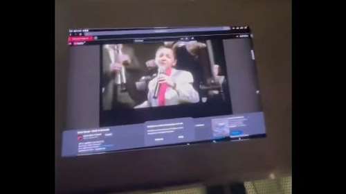 Μετρό Θεσσαλονίκης:  Νεαρή οπαδός του ΠΑΟΚ χάκαρε οθόνη του σταθμού &quot;Βενιζέλου&quot; και έβαλε το &quot;Made In Romania&quot; [βίντεο]