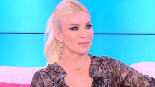 Η Κατερίνα Καινούργιου αποκάλυψε on air τη συμβουλή που της έδωσε η μαμά της για τον Παναγιώτη Κουτσουμπή