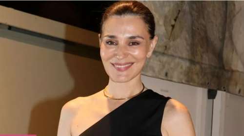 H Mαρία Ναυπλιώτου topless: Η φωτογραφία των 7.000 likes