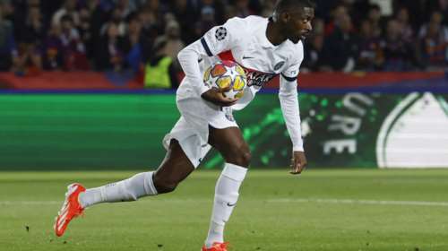 Έξαλλοι οι Παριζιάνοι με τους οπαδούς της Μπαρτσελόνα: Φώναζαν ρατσιστικά συνθήματα στον Ντεμπελέ