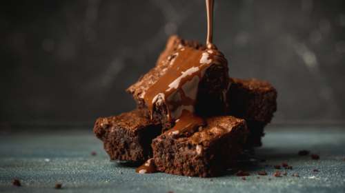 Ακης Πετρετζίκης: Συνταγή για κολασμένο brownies χωρίς αλεύρι - Πανεύκολο