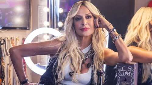 Η Άννα Βίσση σε κατάστημα με παιδικά ρούχα: Τα φορεματάκια που επέλεξε