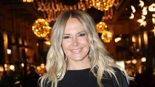 Μαρία Ανδρούτσου: Πιο γυμνασμένη από ποτέ ποζάρει με μαύρο μπικίνι στον κήπο του σπιτιού της