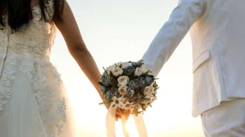 Επεισόδια σε γάμο στον Πύργο: Ο γαμπρός χαστούκισε τη νύφη όταν του πάτησε το πόδι στην εκκλησία