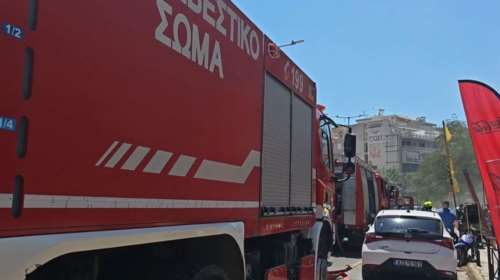 Αθήνα: Φωτιά σε υπόγειο καταστήματος με ελαστικά - Διακοπή κυκλοφορίας στη Μιχαλακοπούλου [βίντεο]