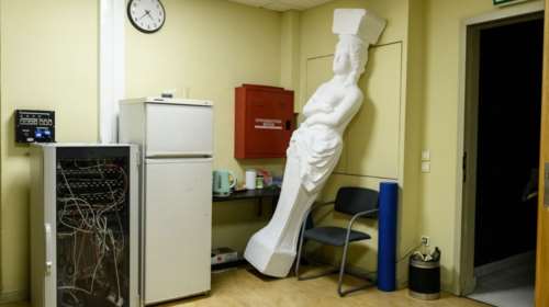 Η &quot;Καρυάτιδα&quot; του Γιώργου Καπουτζίδη στο Εθνικό θέατρο