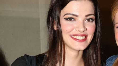 Τζένη Καζάκου: Χαλαρώνει στο σπίτι του συντρόφου της