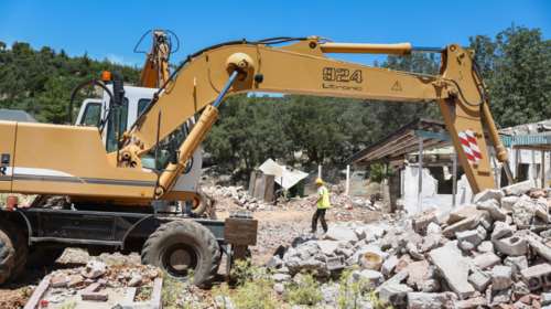 Απο τη Μάνδρα ξεκινούν οι κατεδαφίσεις αυθαιρέτων: 1.108 σε όλη τη χώρα  - Δείτε σε ποιες περιοχές