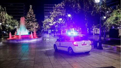 Παραδόθηκαν οι δύο ανήλικες που μαχαίρωσαν 16χρονη στο Σύνταγμα - Γιατί δεν συνελήφθησαν