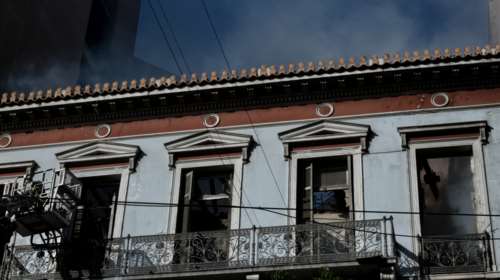 Νεκρός άνδρας από φωτιά σε διαμέρισμα στο Γκύζη