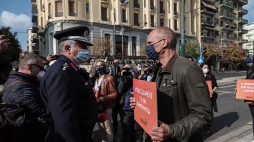 ΣτΕ: Νέο &quot;Όχι&quot; στον Βαρουφάκη για τις συναθροίσεις- Αναγκαία η απαγόρευση για λόγους προστασίας της υγείας