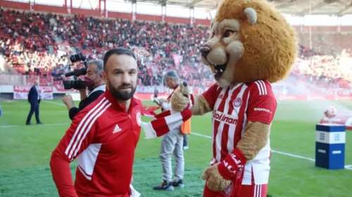 Οι ευχές του Ολυμπιακού στον Βαλμπουενά