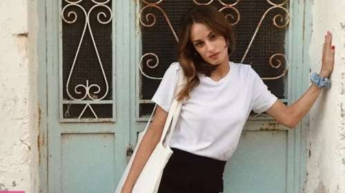 Μαρία Βοσκοπούλου: Η σέξι πόζα στο κρεβάτι της έχοντας την πιο μαγευτική θέα