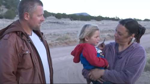 Ένα παιδί μόλις δύο ετών βγήκε από το σπίτι και χάθηκε στην έρημο στην Αριζόνα- Τον βρήκε σκύλος μετά από 16 ώρες