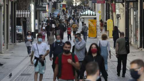 Ο κορονοϊός &quot;σφυροκοπά&quot; την Αττική με 815 νέα κρούσματα-  201 μολύνσεις στη Θεσσαλονίκη, 64 στην Αχαΐα
