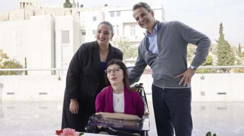 Μητσοτάκης: Ο διάλογος με την Αργυρώ, ωφελούμενη του Προσωπικού Βοηθού - &quot;Δεν θέλουμε τα ΑμεΑ να ζουν με επιδόματα&quot;